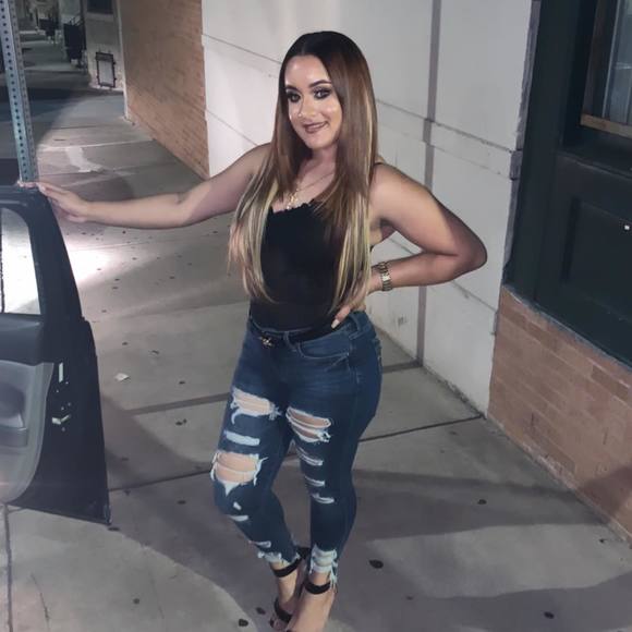 Profile Picture of La nana Marmolejos (@anyeli1998) on Poshmark