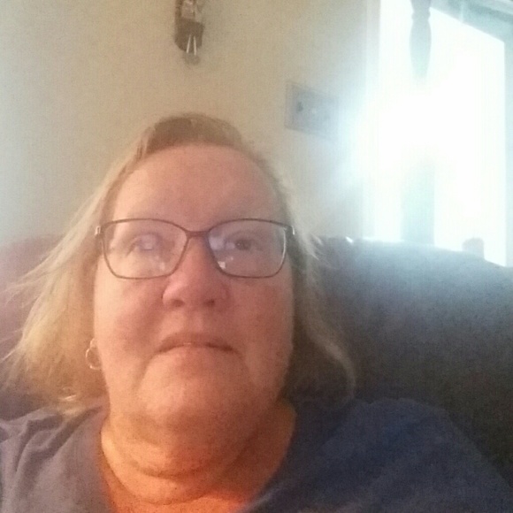 Profile Picture of Sue Kimmel (@auntsue72) on Poshmark