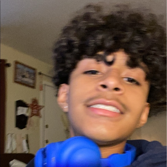 Profile Picture of Daniel Pena (@danielp821) on Poshmark