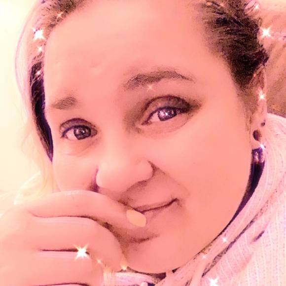 Profile Picture of Valma Davidson (@valeried1001) on Poshmark