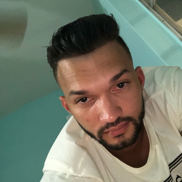 Profile Picture of Alejandro Fajardo (@gato5252) on Poshmark