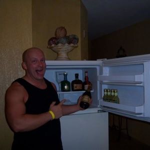 Profile Picture of Mark Heslin (@215058222) on Myspace