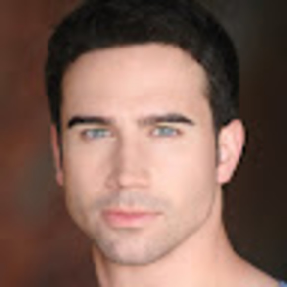 Profile Picture of Stephen Dexter (@stephendexter) on Poshmark