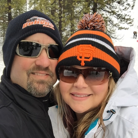 Profile Picture of Amanda Pelfrey (@jampelfrey) on Poshmark