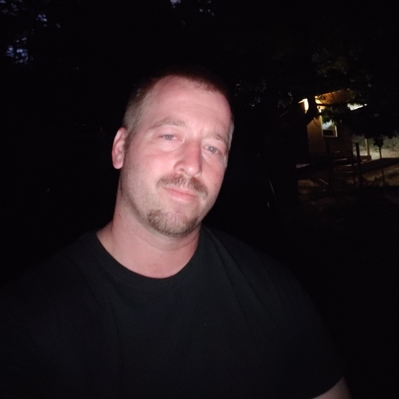 Profile Picture of Jeremy Briley (@jeremybriley) on Poshmark