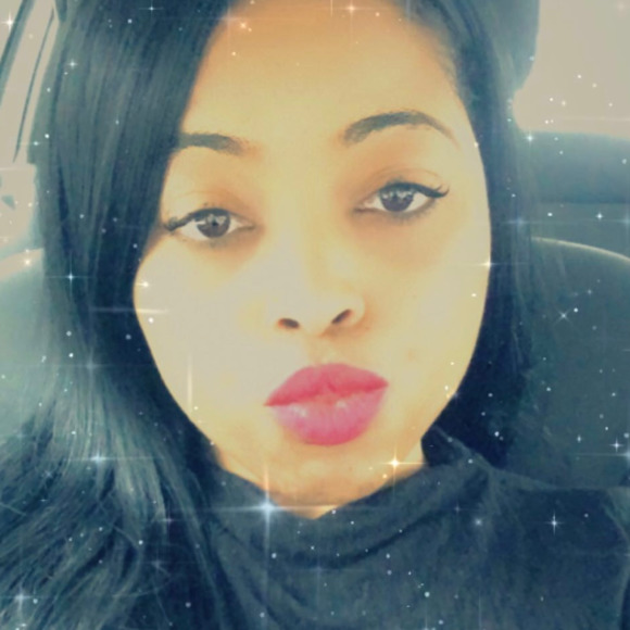 Profile Picture of Keisha Walls (@keisvw30) on Poshmark