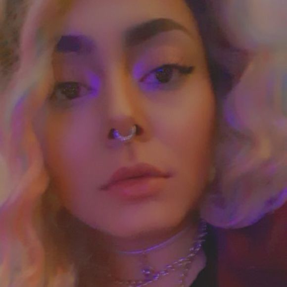 Profile Picture of Erica Soderstrom (@ericarochelles) on Poshmark