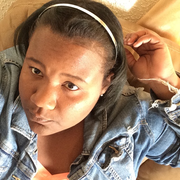 Profile Picture of Dawanna Evans (@day14) on Poshmark