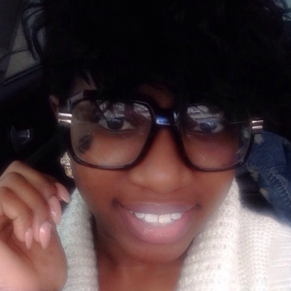 Cheranne Anderson - Poshmark Profile Picture of Cheranne Anderson (@cheranne84) on Poshmark