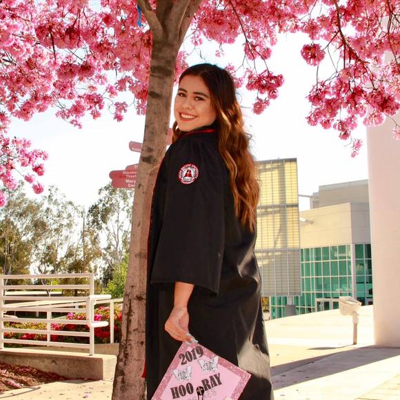 Profile Picture of Raylene Garcia (@raylenegarci556) on Poshmark