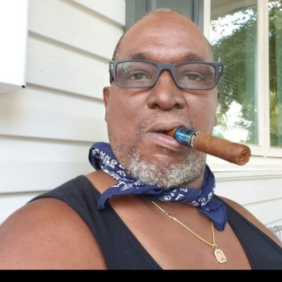 Profile Picture of James Coleman (@sportcoat40) on Poshmark
