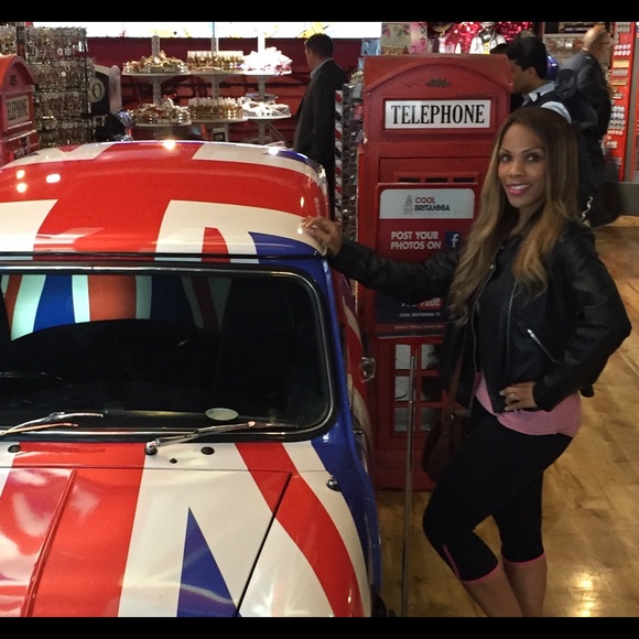 Profile Picture of Elizabeth Okoro-wider (@behazell) on Poshmark