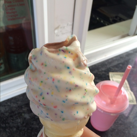 Profile Picture of Peta Grald (@pgrald18) on Poshmark