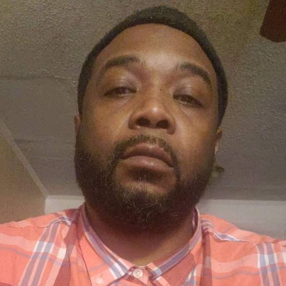 Profile Picture of Thaddeus Jackson (@thaddeusjackson) on Poshmark