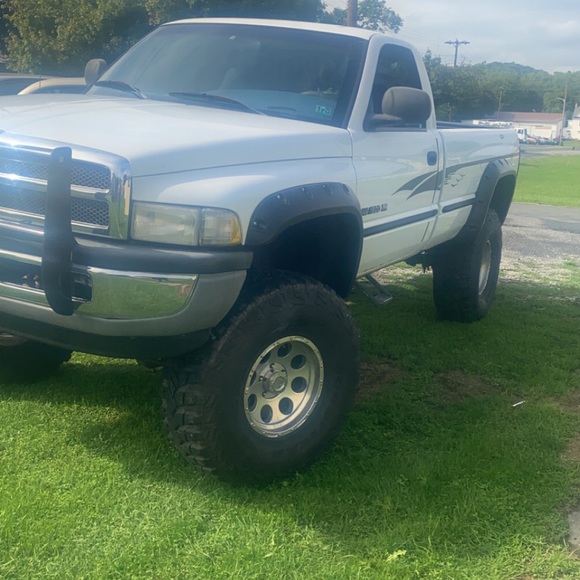 Profile Picture of Madon Carfley (@carfley52) on Poshmark