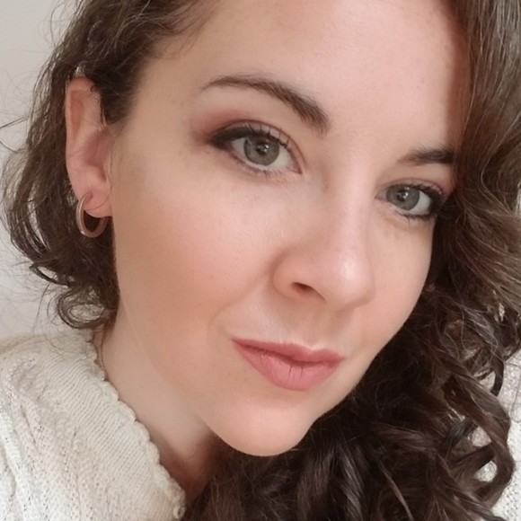 Profile Picture of Tricia Steele (@triciasteele250) on Poshmark