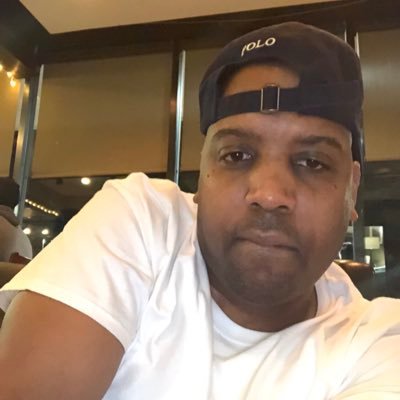 Profile Picture of William Winfrey (@RealWillWinfrey) on Twitter