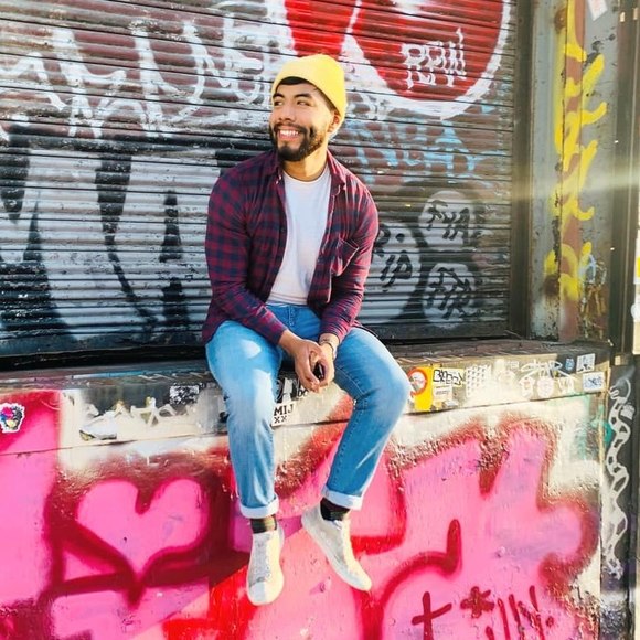 Profile Picture of James Valderrama (@jamesvalderrama) on Poshmark