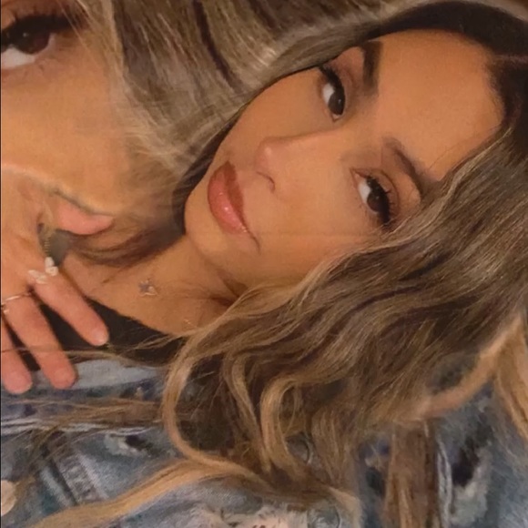 Profile Picture of Savannah Sanchez (@vannahalazahh) on Poshmark