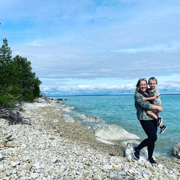 Profile Picture of Amanda Patterson (@amandapatts22) on Poshmark