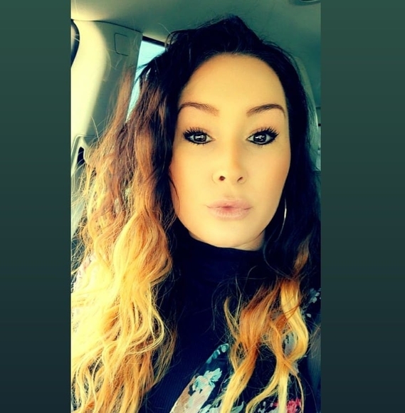 Profile Picture of Eryn Wilson (@salez816) on Poshmark