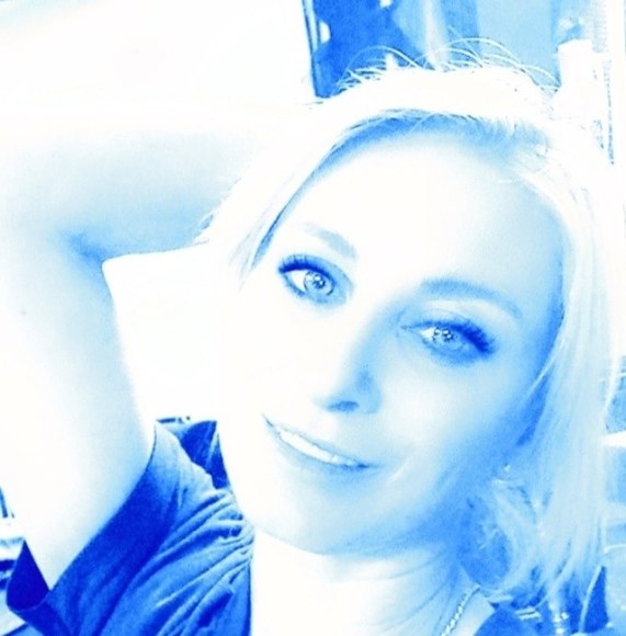 Profile Picture of Starlena Cook (@starlena1313) on Poshmark