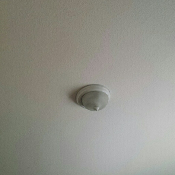 Profile Picture of Nestor Guillen (@histrung71) on Poshmark