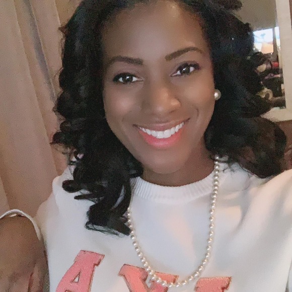 Profile Picture of Autrellia Dawnte' (@autrelliad) on Poshmark