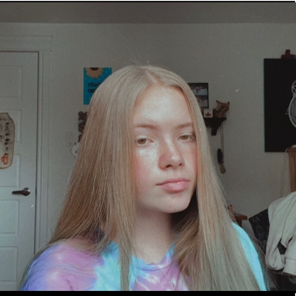 Profile Picture of Mackenzie Nolan (@mackenziexnolan) on Poshmark