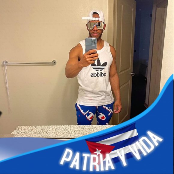 Profile Picture of Michael Mengana (@michaelmengana) on Poshmark