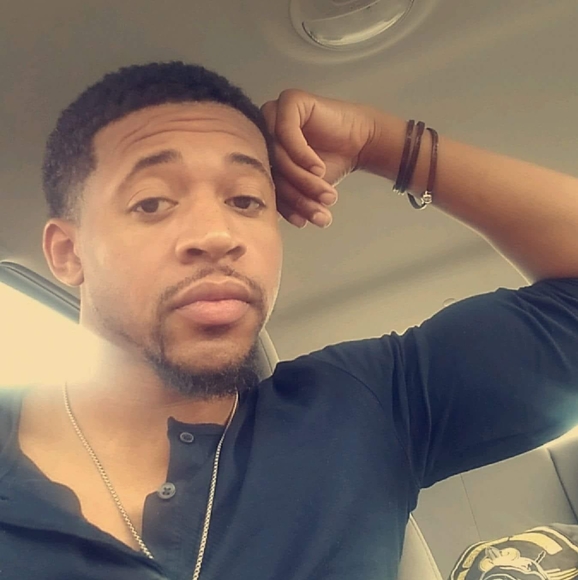 Profile Picture of David Goshay (@davidg25) on Poshmark