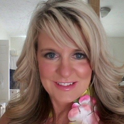 Profile Picture of Brenda March (@Bstar11) on Twitter