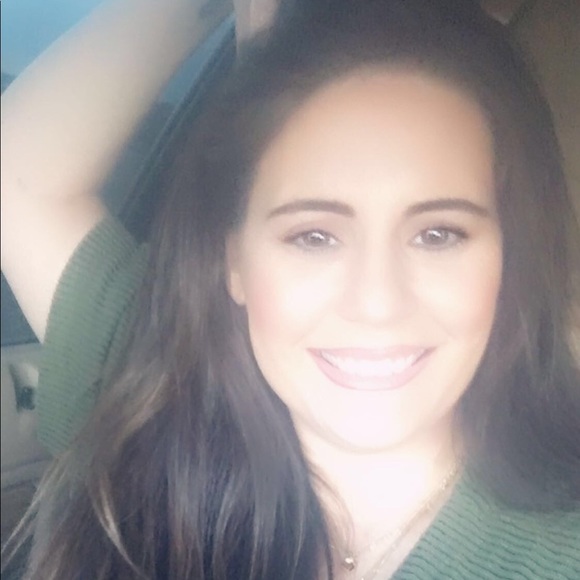 Profile Picture of Shelly Townsend (@shelly_townsend) on Poshmark