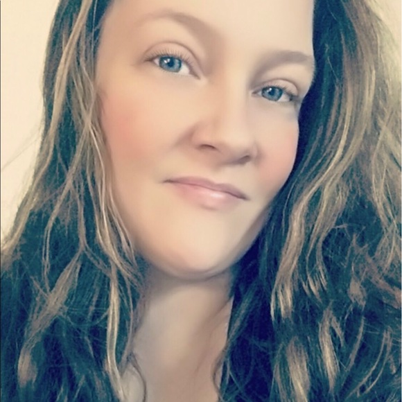 Profile Picture of Tonya Mcpherson (@tonya_dawne) on Poshmark