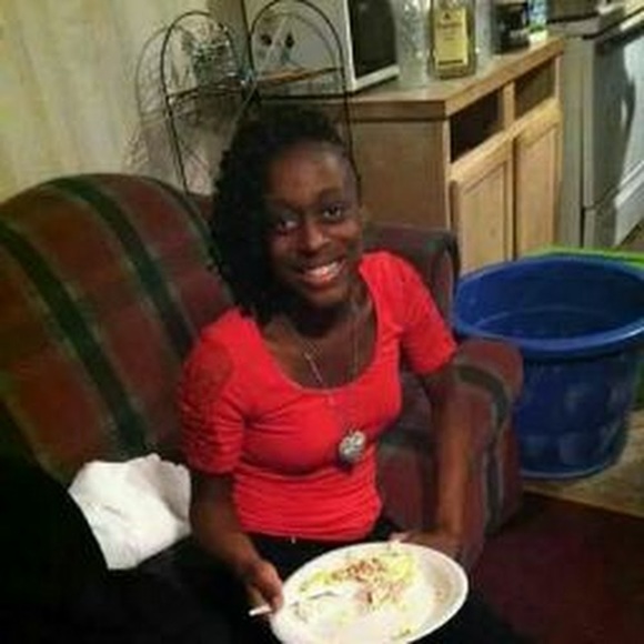 Profile Picture of Mikenna Seawright (@kamjaveah2014) on Poshmark