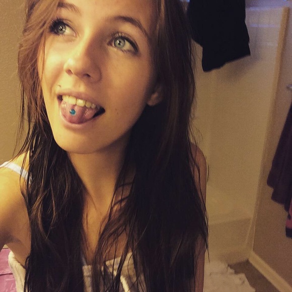 Profile Picture of Danielle Simplicio (@lime0rita) on Poshmark