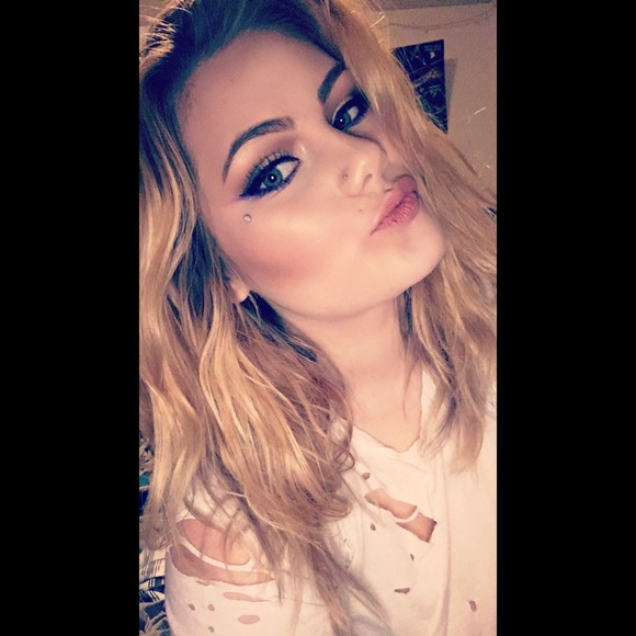 Profile Picture of Madeleine Briner (@madeleinebriner) on Poshmark