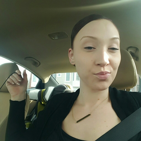 Profile Picture of Ariel Jorgensen (@arielj3) on Poshmark