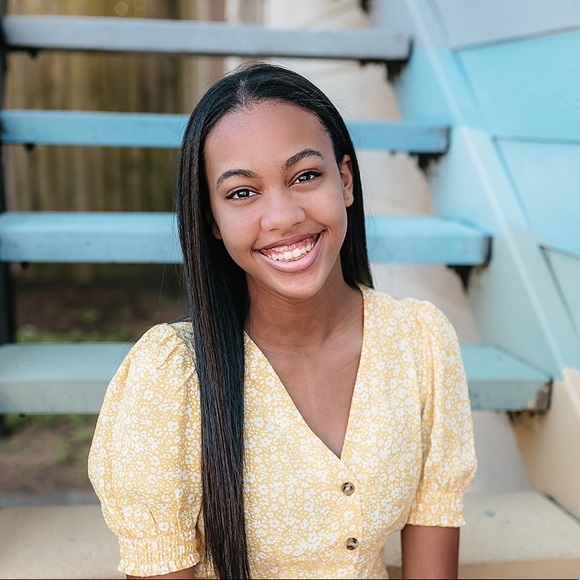 Profile Picture of Saba Scott (@sabaelaini) on Poshmark