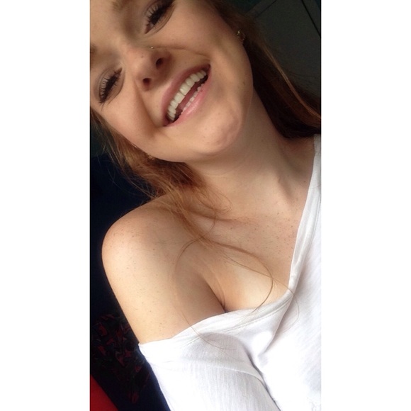 Profile Picture of Cleo Van kampen (@cleovk) on Poshmark
