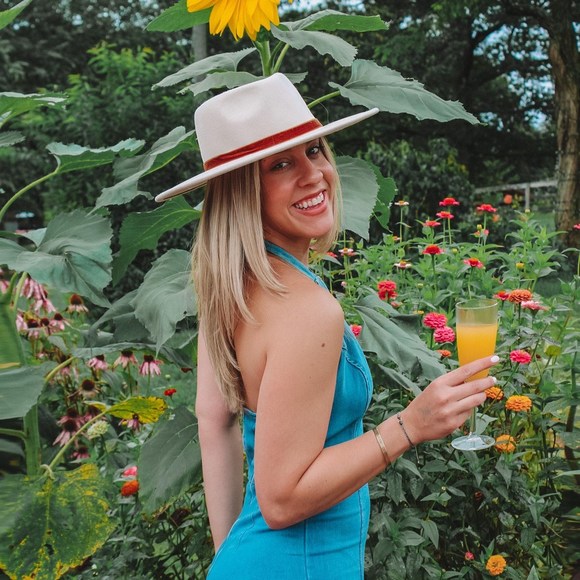 Profile Picture of Julia Audie (@jaudie95) on Poshmark