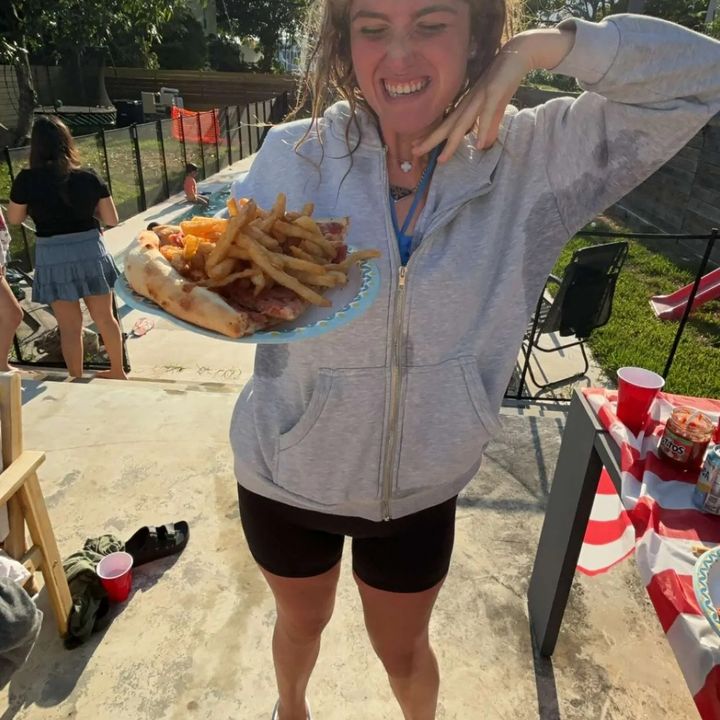 Profile Picture of devorastern (@devs.vlogs4) on Tiktok