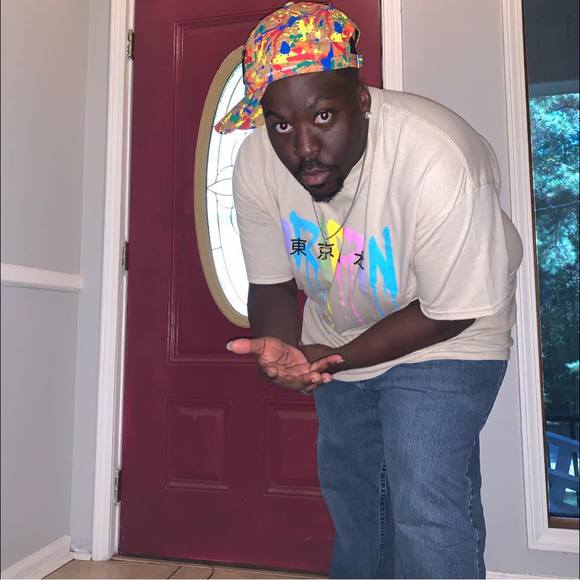 Profile Picture of Travis Shell (@travisbossman) on Poshmark