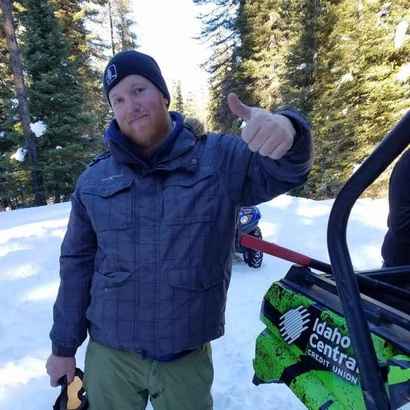 Profile Picture of Nathan Andreasen (@5pigs) on Poshmark