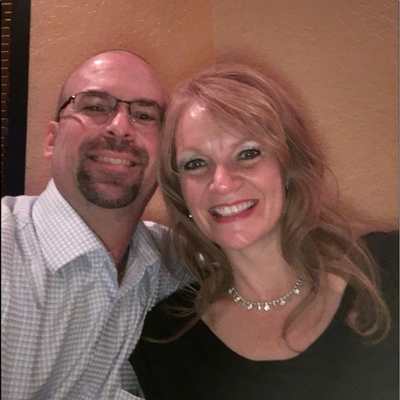 Profile Picture of Sandy Dalson (@sandydalson) on Poshmark