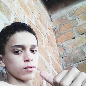 Profile Picture of CRISTIAN URQUIJO (@negramimoto) on Twitter