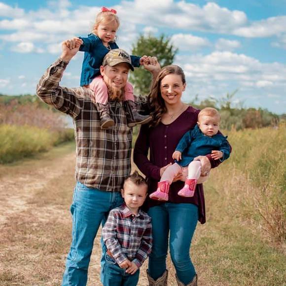 Profile Picture of Amandakay Remboldt (@amandakremboldt) on Poshmark