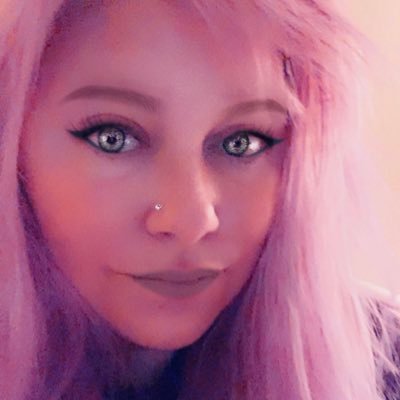 Profile Picture of Heather Hooks (@heatherhooks73) on Twitter