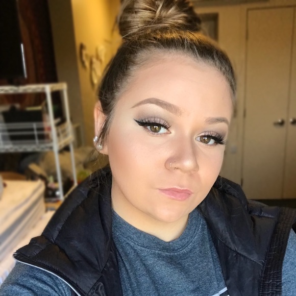 Profile Picture of Michaela Roach (@michaelareigh) on Poshmark