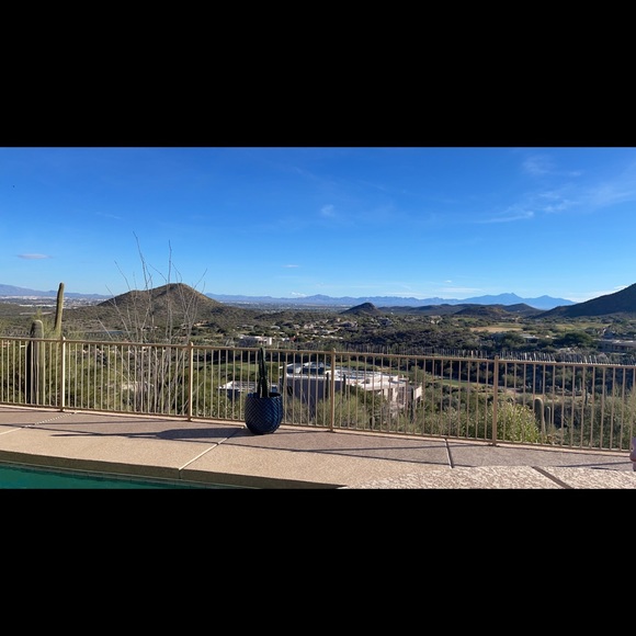 Profile Picture of Bailey Swanson (@beswan45) on Poshmark